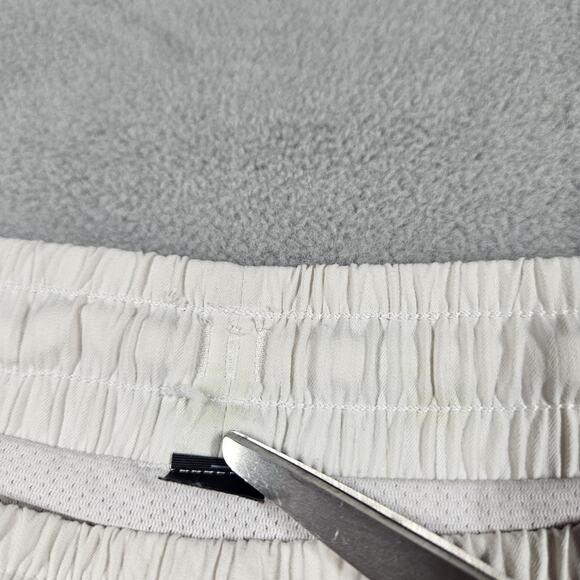 Lululemon Shorts Men’s Size XXL Pace Breaker Out Of Mind Liner White Athletic - Picture 3 of 14